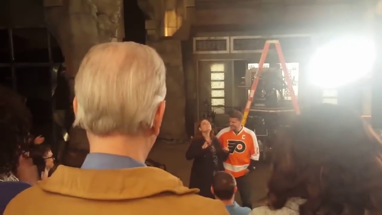 Emily Deschanel   Bones Final Day of Shooting at the Lab speech   with David Boreanaz