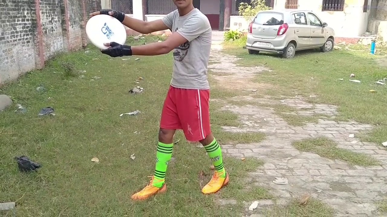 How to throw Backhand in ultimate Frisbee ...|Hindi|