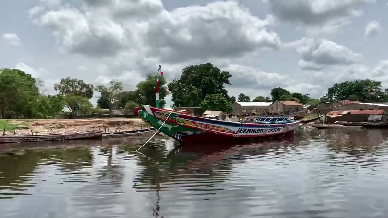 Île du saloum (village de thiallane est le village entouré d’eau et de mangrove)