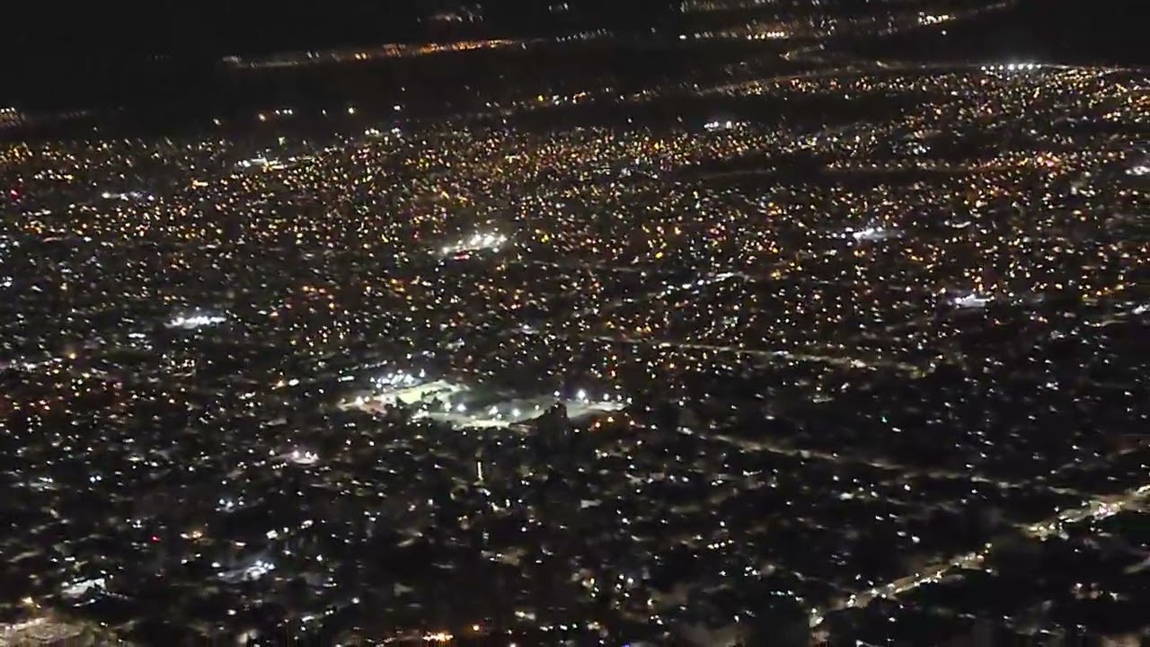 Aproximación final y aterrizaje nocturno aeropuerto de Córdoba