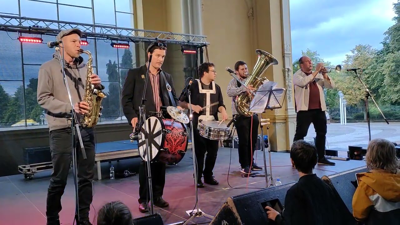 Balkan Party Band - Kalašnikov