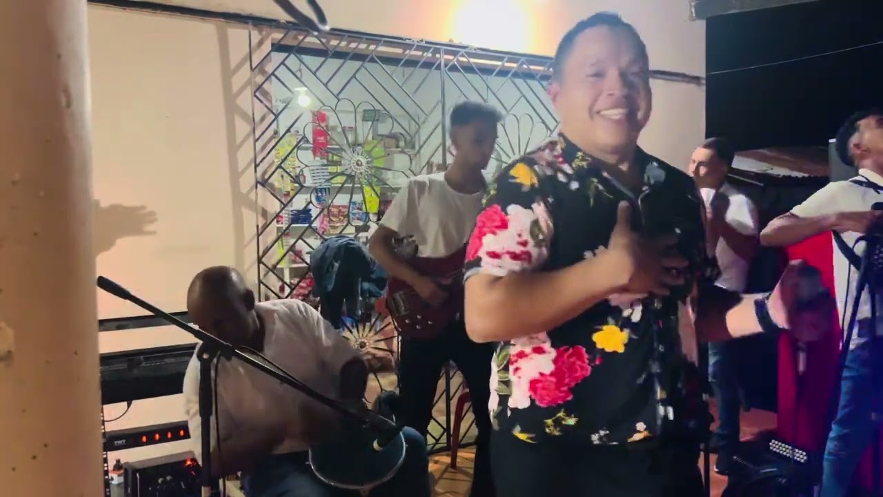 Jesucristo me sostiene en vivo, https://youtu.be/4U5HI3FdvCM 👈 compártelo y suscríbete