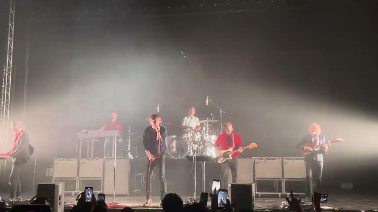 Phoenix Too Young Corona Cien Años Auditorio BlackBerry CDMX 2025