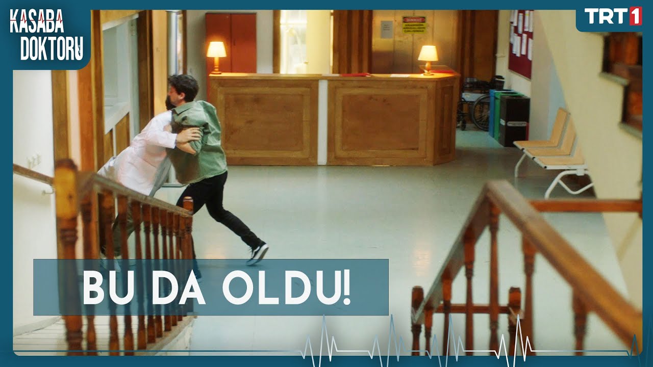 Ömer, Hakan Hocayla Yumruk Yumruğa Kavga Etti! - Kasaba Doktoru 3. bölüm