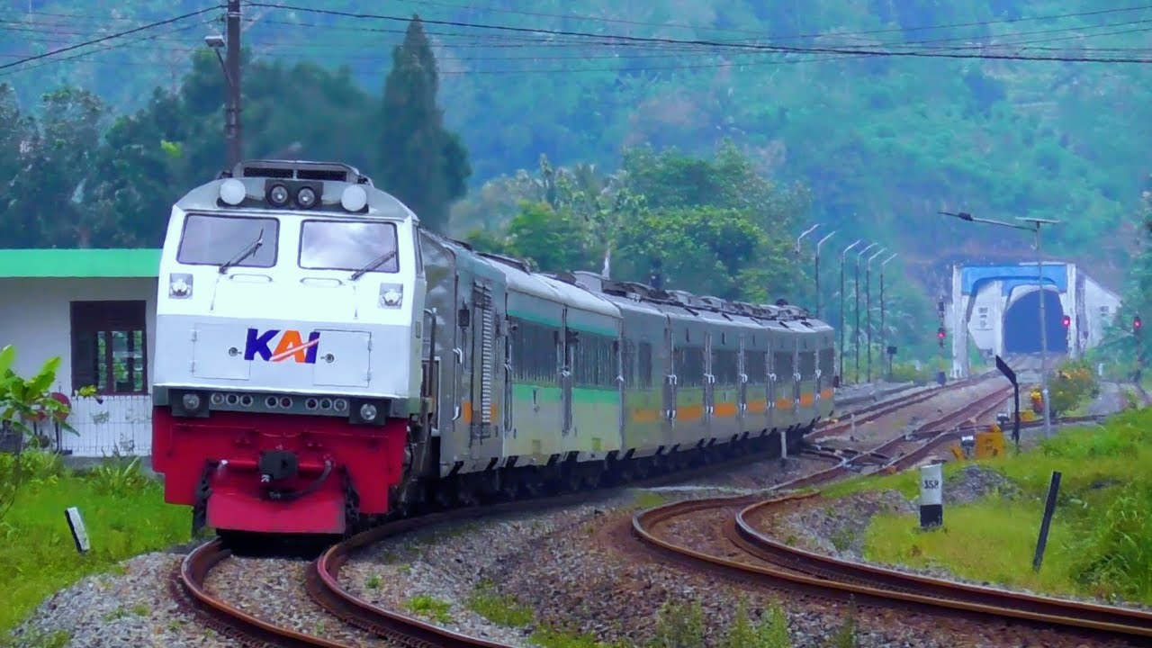 TOP‼️16 KERETA API PANJANG NGEBUT KELUAR MASUK TEROWONGAN NOTOG