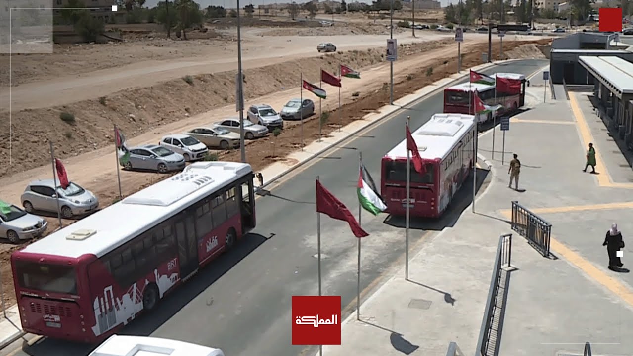 مواطنون يتخلون عن مركباتهم في رحلة التنقل بين الزرقاء وعمان