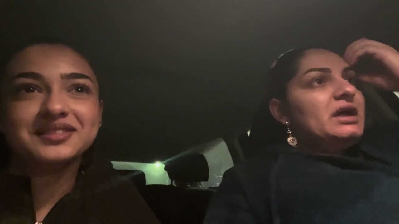 Ma terorizeaza si ei si babele astea…