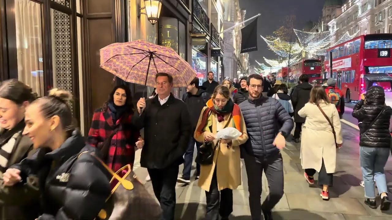 London Best Christmas Lights and Shops Displays 2025 London&rsquo;s Walking Tour 4K HDR