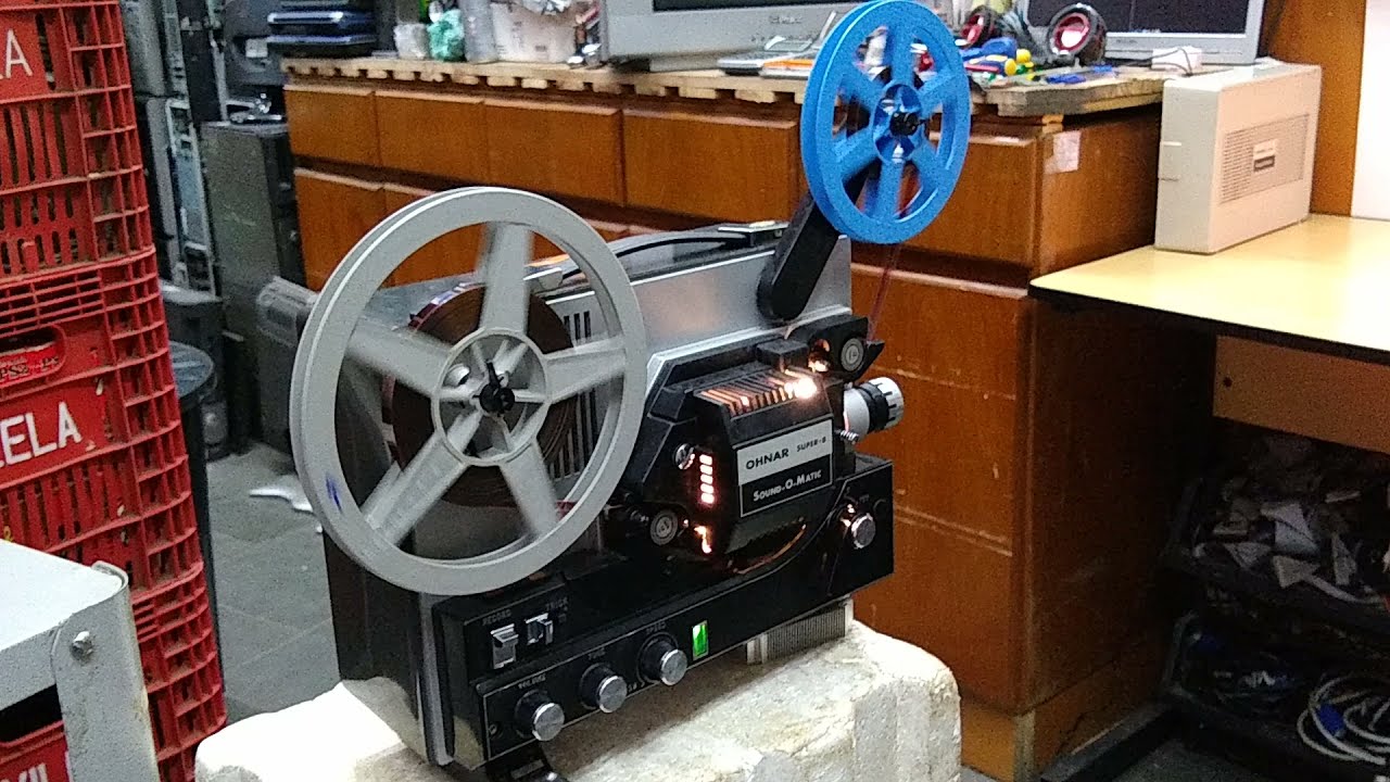 Projetor de Rolo 8mm antigo modelo Super 8 Sound Matic Restaurado pura nostalgia viagem no tempo