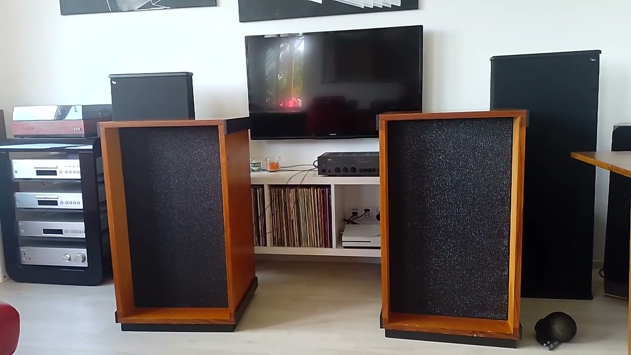 Versi-speakers Philips AD 12100 8m-NAD 3020...