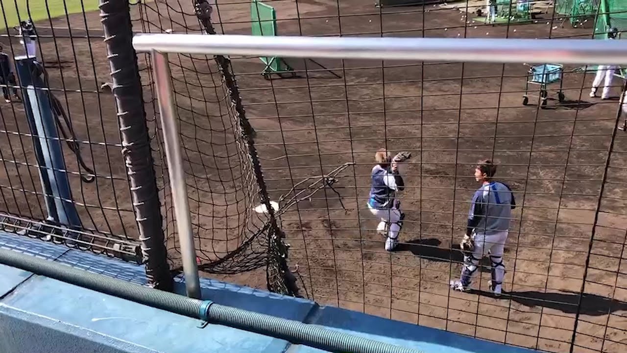 西武・森友哉スローイング練習 ソフトバンク vs 西武｜2022球春みやざきベースボールゲームズ 2.22
