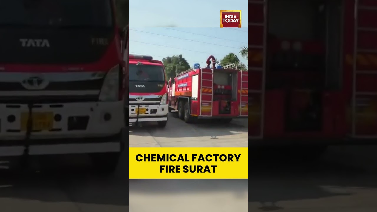 #Surat: #FireBreaksOut at #ChemicalFactory in #MakhingaVillage, #Palsana | #indiatoday #shorts
