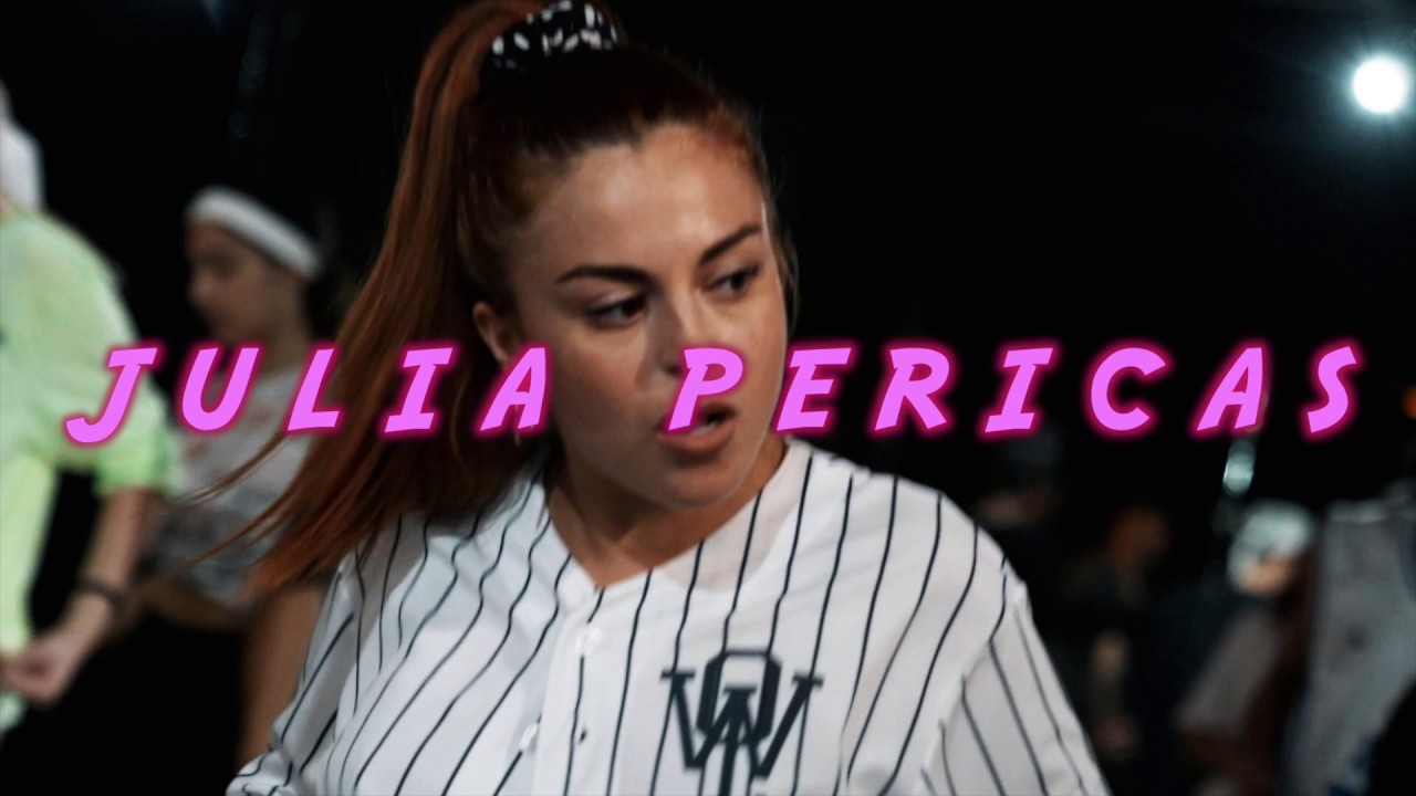 J&uacute;lia Pericas (WB M&Eacute;XICO)//Caliente Remix - Lary Over feat El tonto