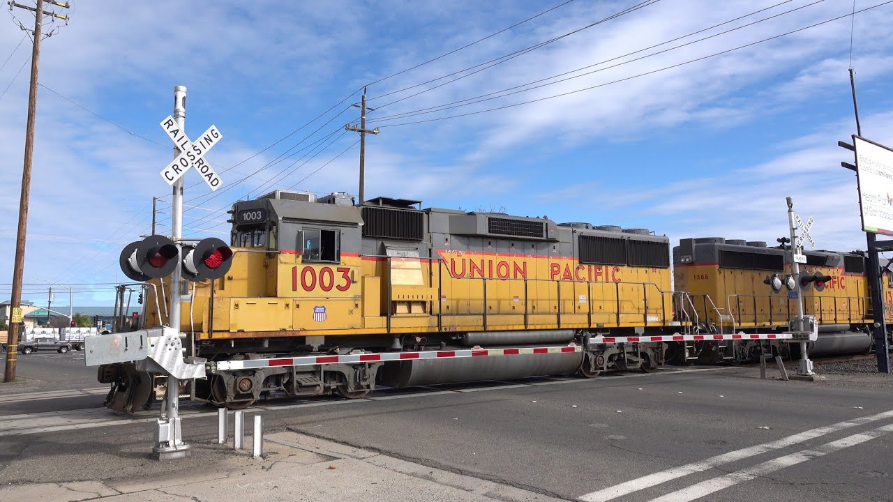 UP 1003 LRS99 Local Switching Tracks, G St. Railroad Crossing, Modesto CA