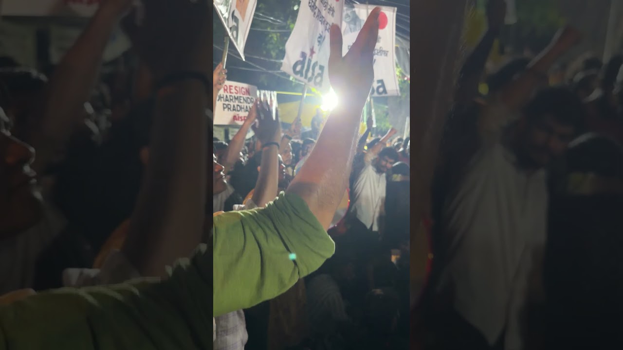 Страсть, смелость, слова и их смысл &mdash; от Адити #азия #протест #студенты #политика #индия #песня