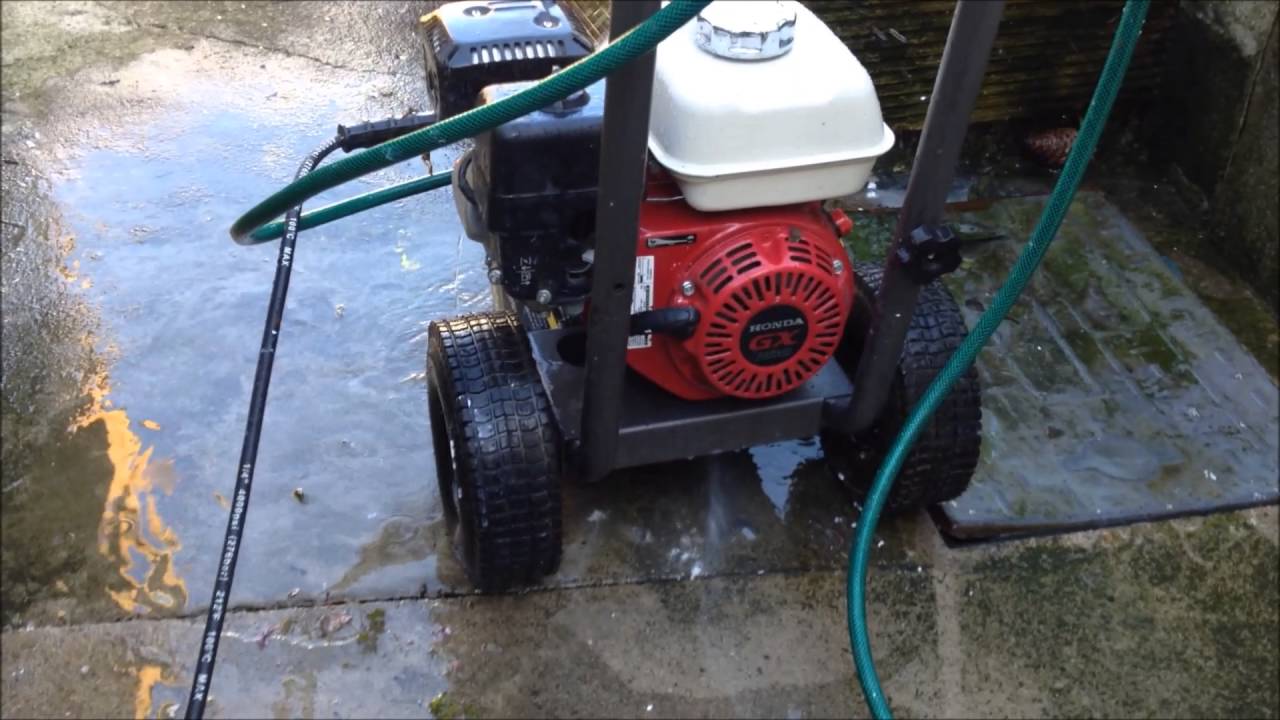 B2565HA Customer Video - Honda GX200 2500psi Petrol Pressure Washer In Use
