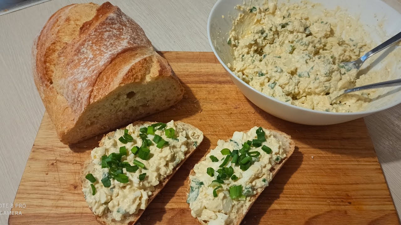 Pasta jajeczna ze szczypiorkiem - Gotuj z Bartkiem