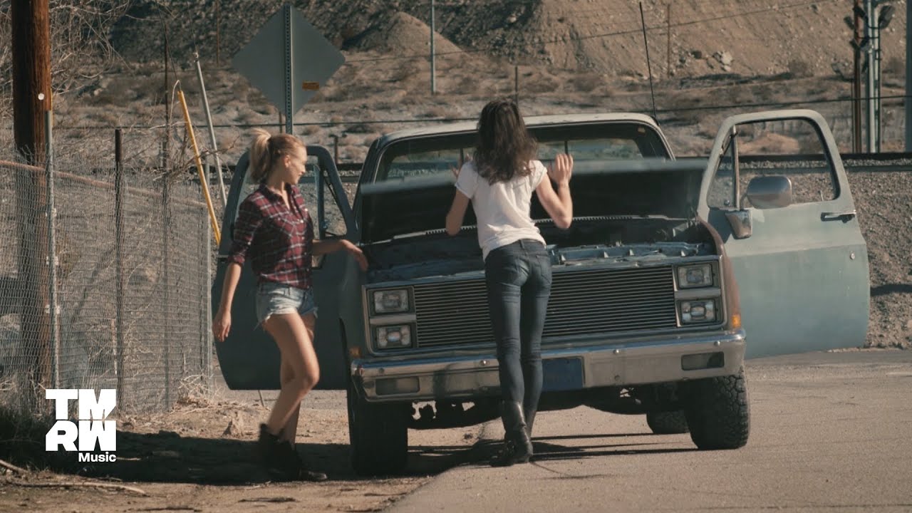 Anna Naklab feat Alle Farben & YOUNOTUS - Supergirl (Official Video)