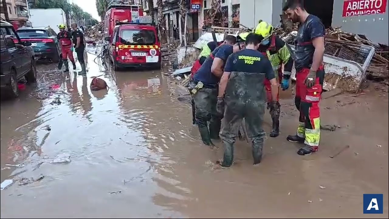 Los seis bomberos de Vigo desplazados por la DANA ya trabajan en Valencia