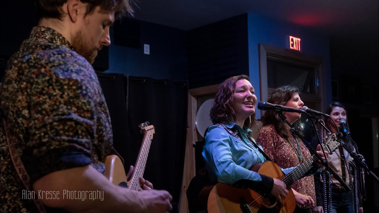 Jess Eliot & The Honky Tonk Heroes