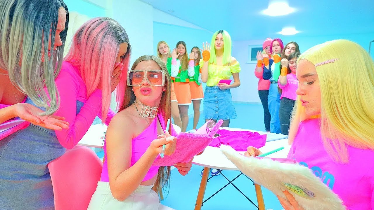 NY ELEV I SKOLAN 💖 Vilka kommer cheerleaders att välja till sitt lag?