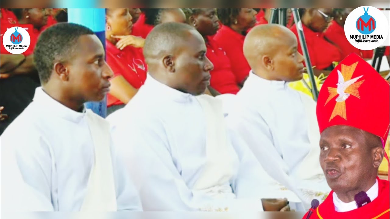 HIVI NDIVYO MASHEMASI WATATU WALIVYOITWA NA KUSINDIKIZWA NA WAZAZI WAO WAPEWE DARAJA YA UPADRI