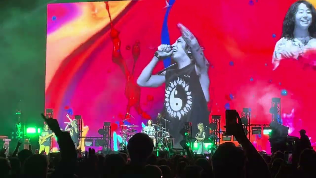 One ok Rock - Stand Out Fit In live @ Max Schmeling Halle, Berlin 24.10.2025
