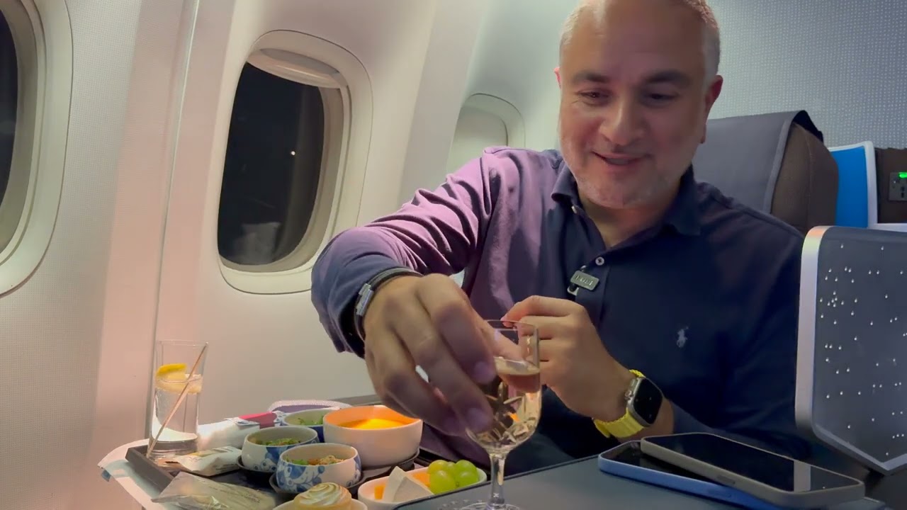 KLM Business Class Experience, Amsterdam Crown Lounge 52. USA Here We Come. I Loved it, Top Food