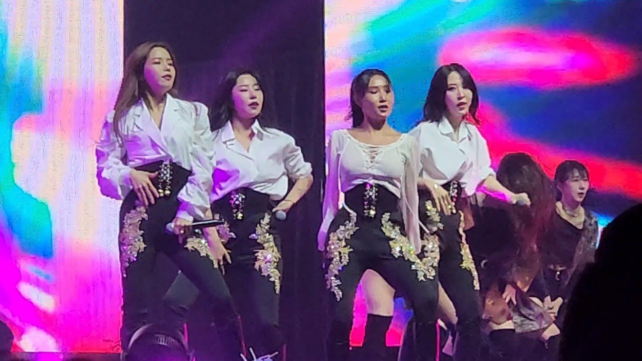 230602 MAMAMOO - AYA + ILLELLA (일낼라) | 'My Con' Tour in Oakland [4K Fancam]