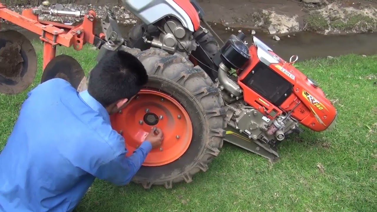 🚨 Evita estos problemas por falta de aire en los neumáticos de los #tractores 🚜👍 #motocultor