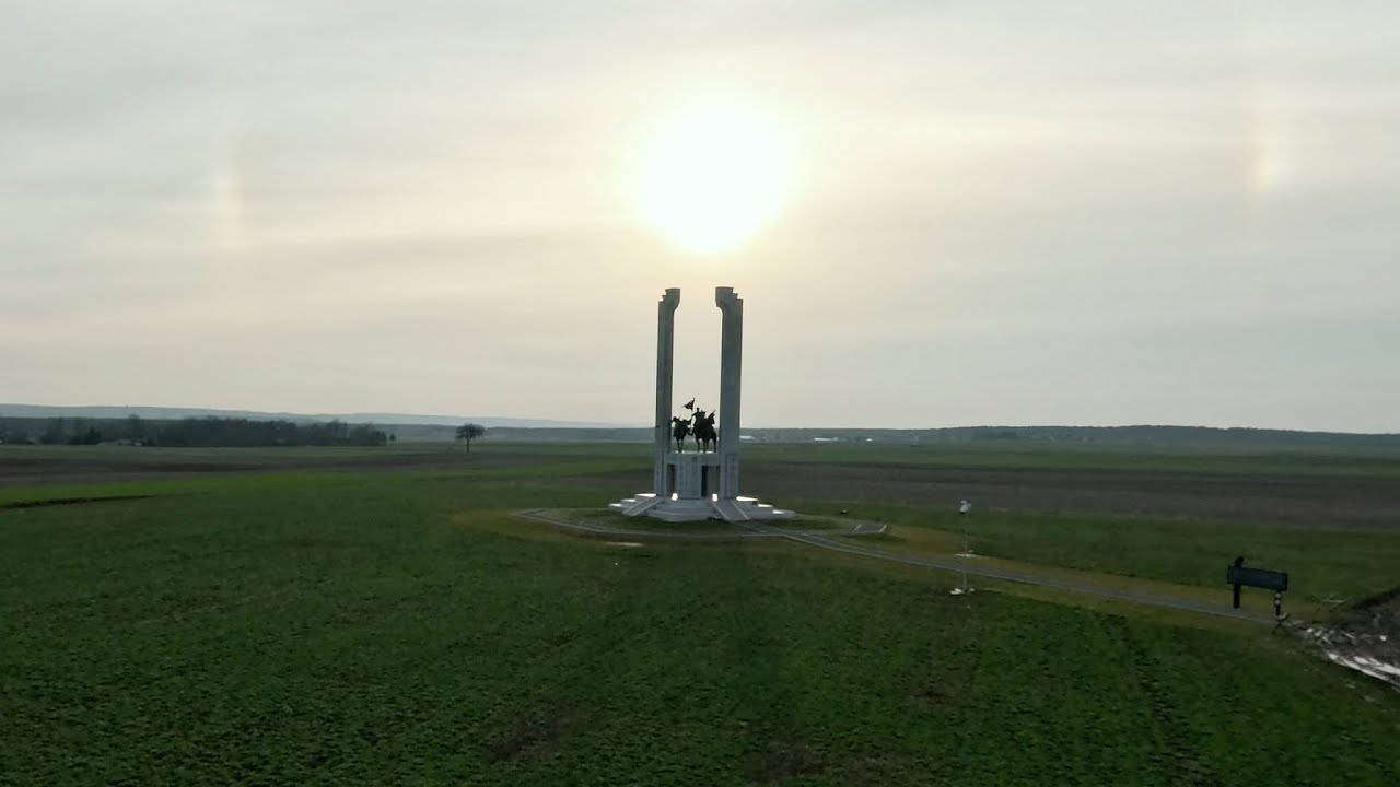 Dzień wagarowicza – szkoły, pomnik, Komarów