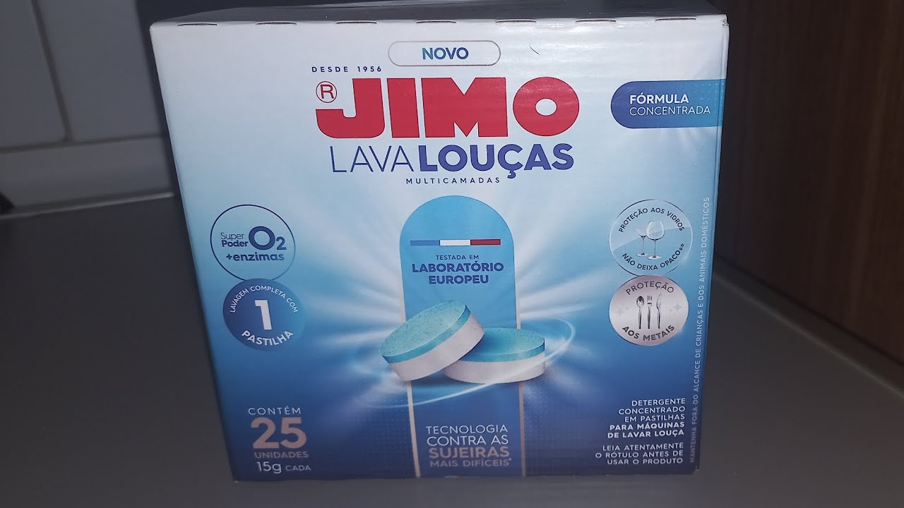 Lavando a louça com 