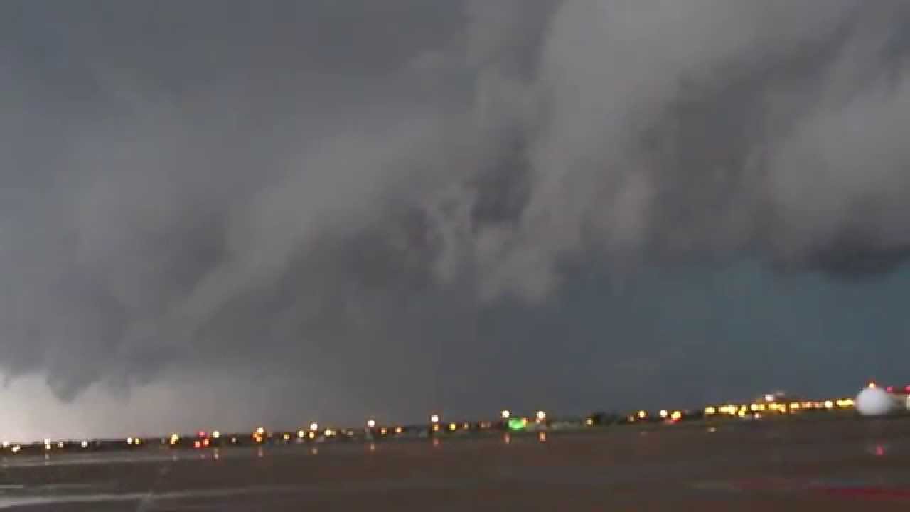 Low wall cloud moving through Lawton (power flashes)