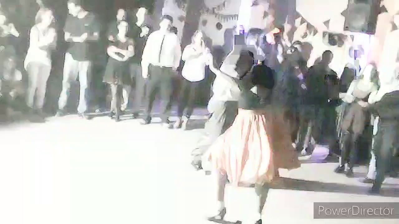 Totito ,Miguel brus y Romina bailando juntos