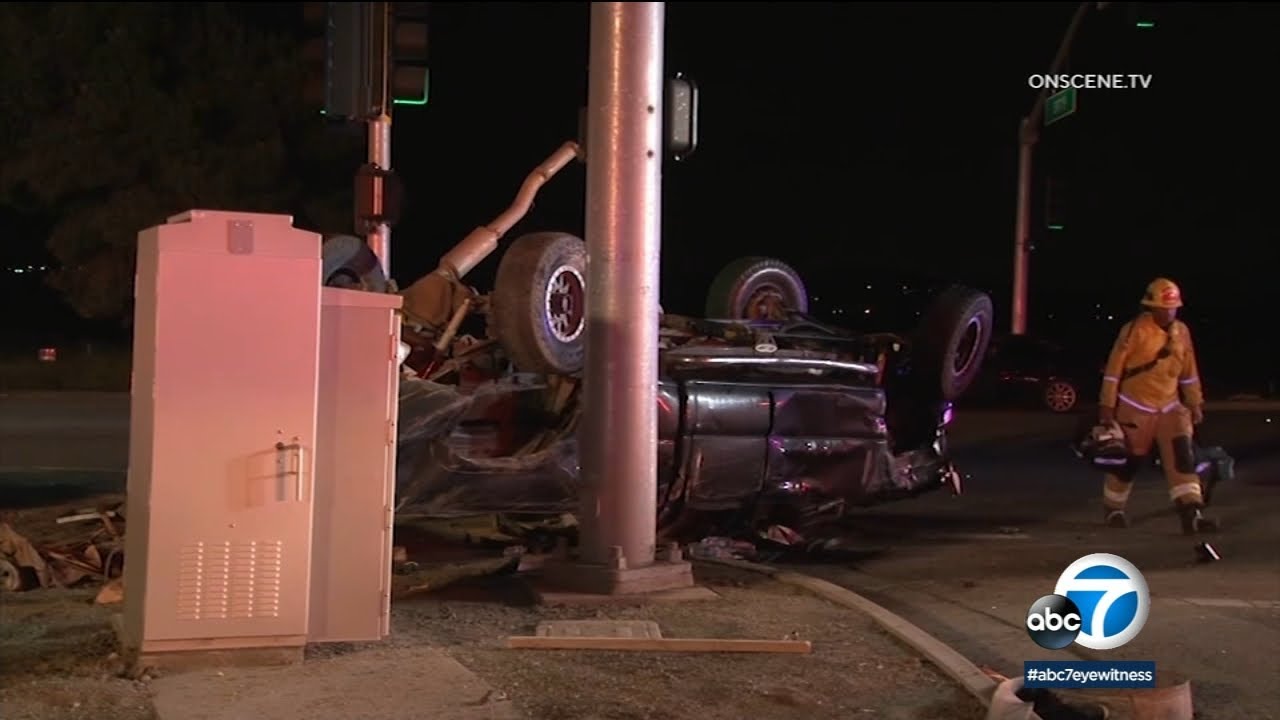 17-year-old dies, 2 teens hurt in car crash on way home from graduation