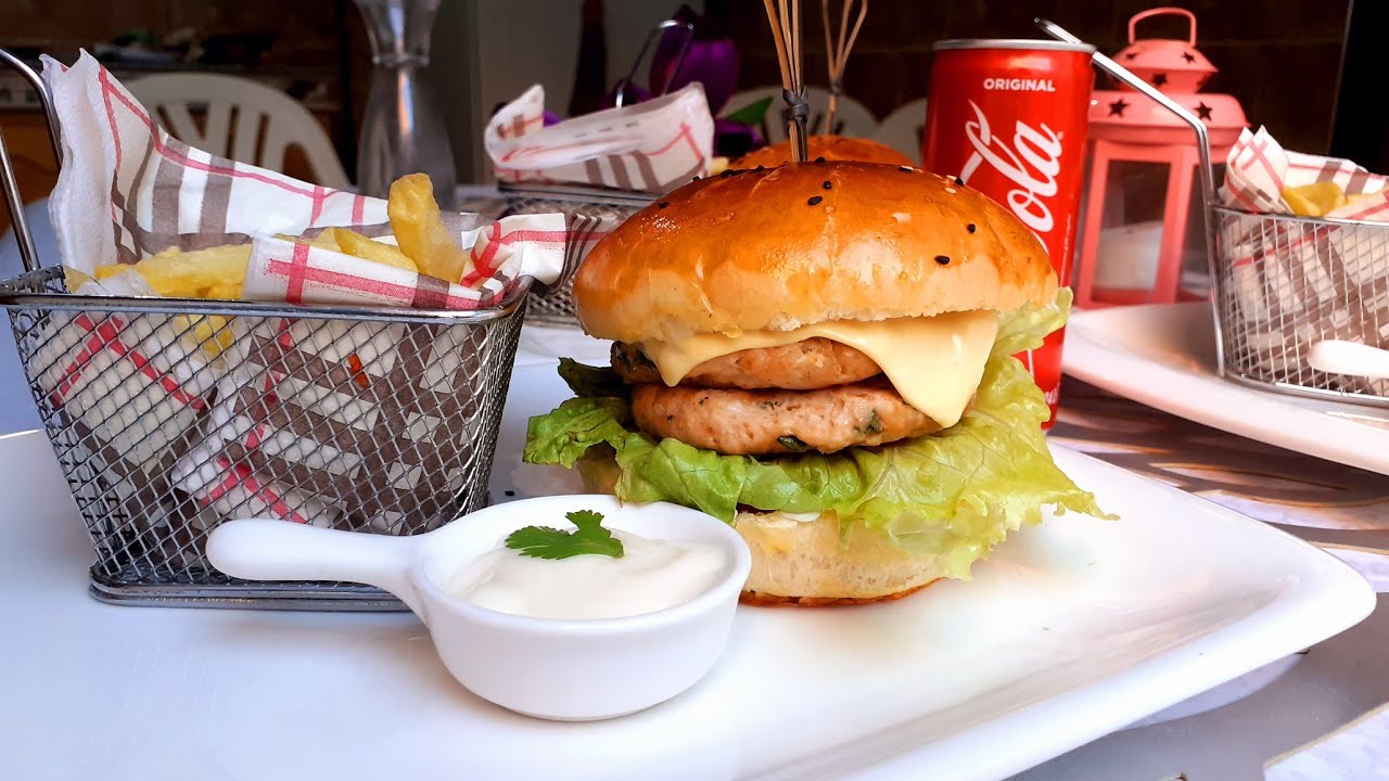 خبز الهومبرغر🍔صنع منزلي بعجينة قطنية أحسن من المحلات بحشو بنين 😍🍔