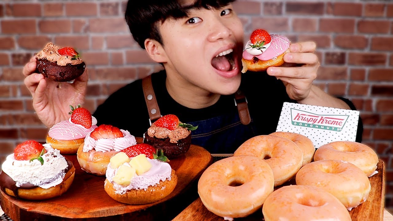 크리스피 크림 도넛 먹방!! 🍓딸기 시즌 한정 도넛 전메뉴 리뷰 먹방이에요!!｜Krispy Kreme Doughnuts MUKBANG, EATING SHOW!!
