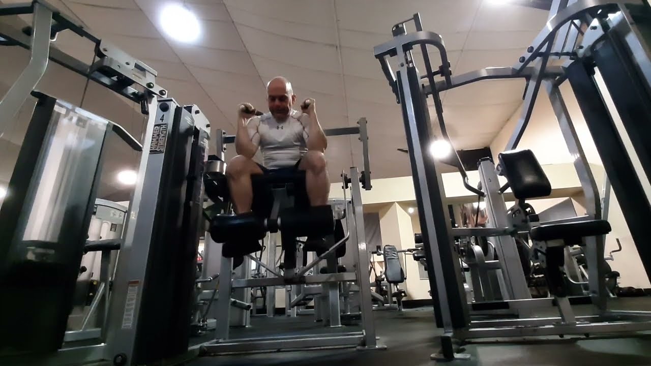 Hammer Strength MTS abdominal crunch w/35 lbs. #howtogetabs