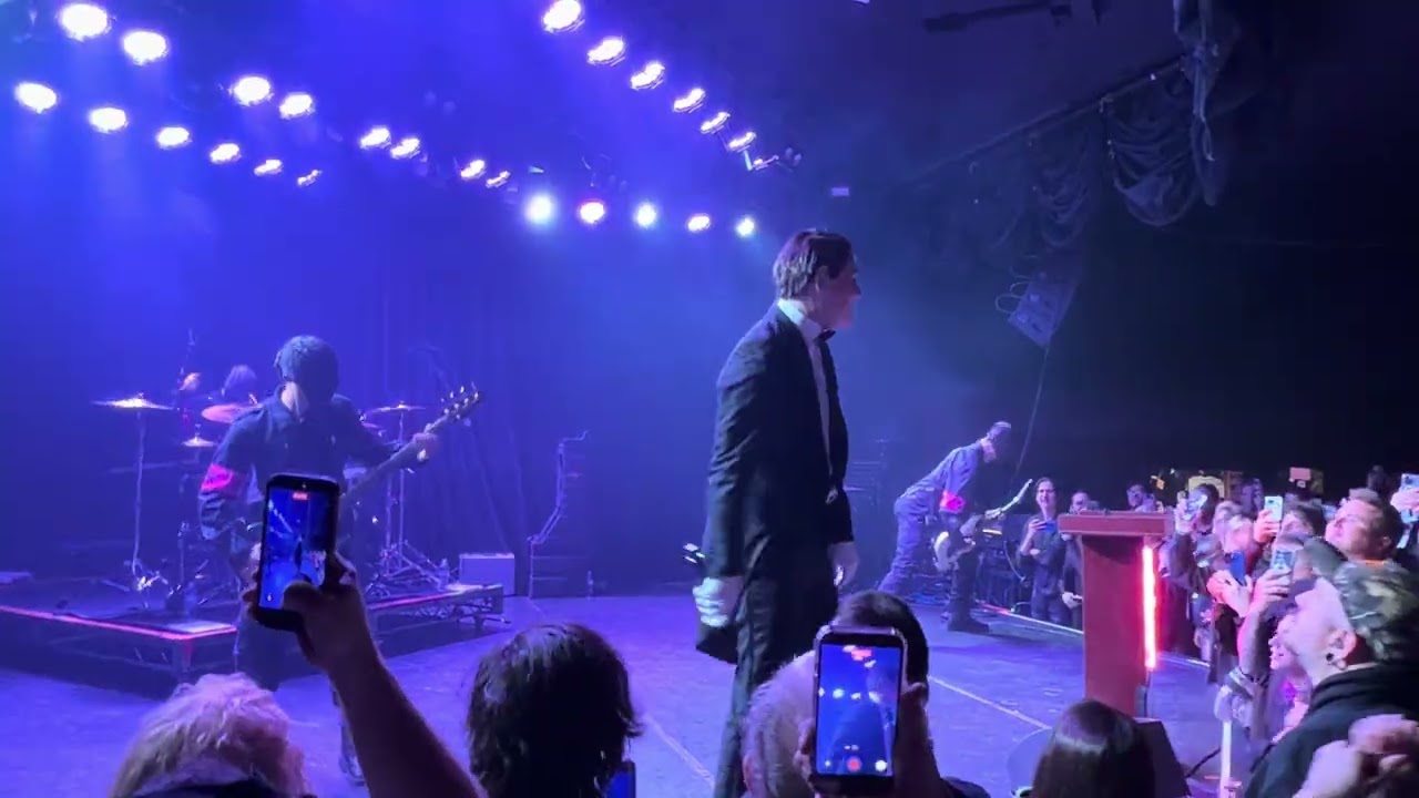 PRESIDENT-Fearless (Live at Roxy Theatre)