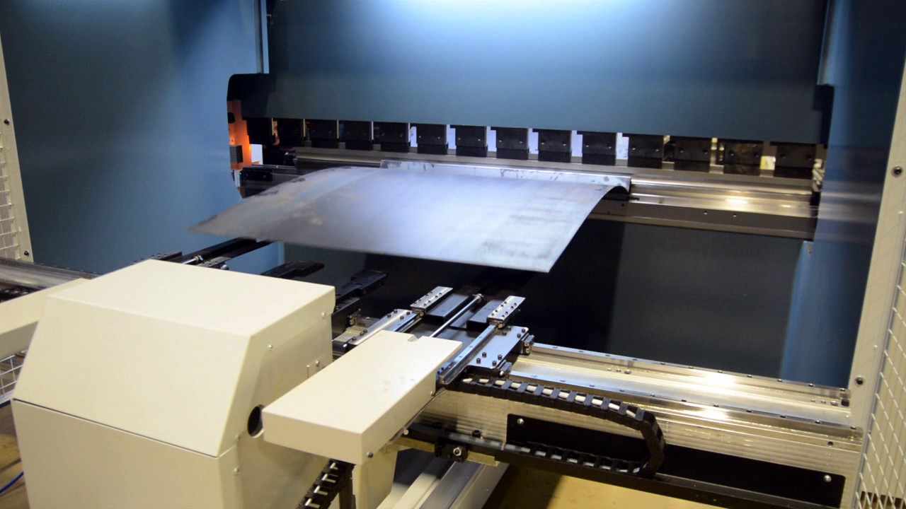 DURMA AD-S 30135 PRESS BRAKES-NEW CONCEPT BACK GAUGE SYSTEM