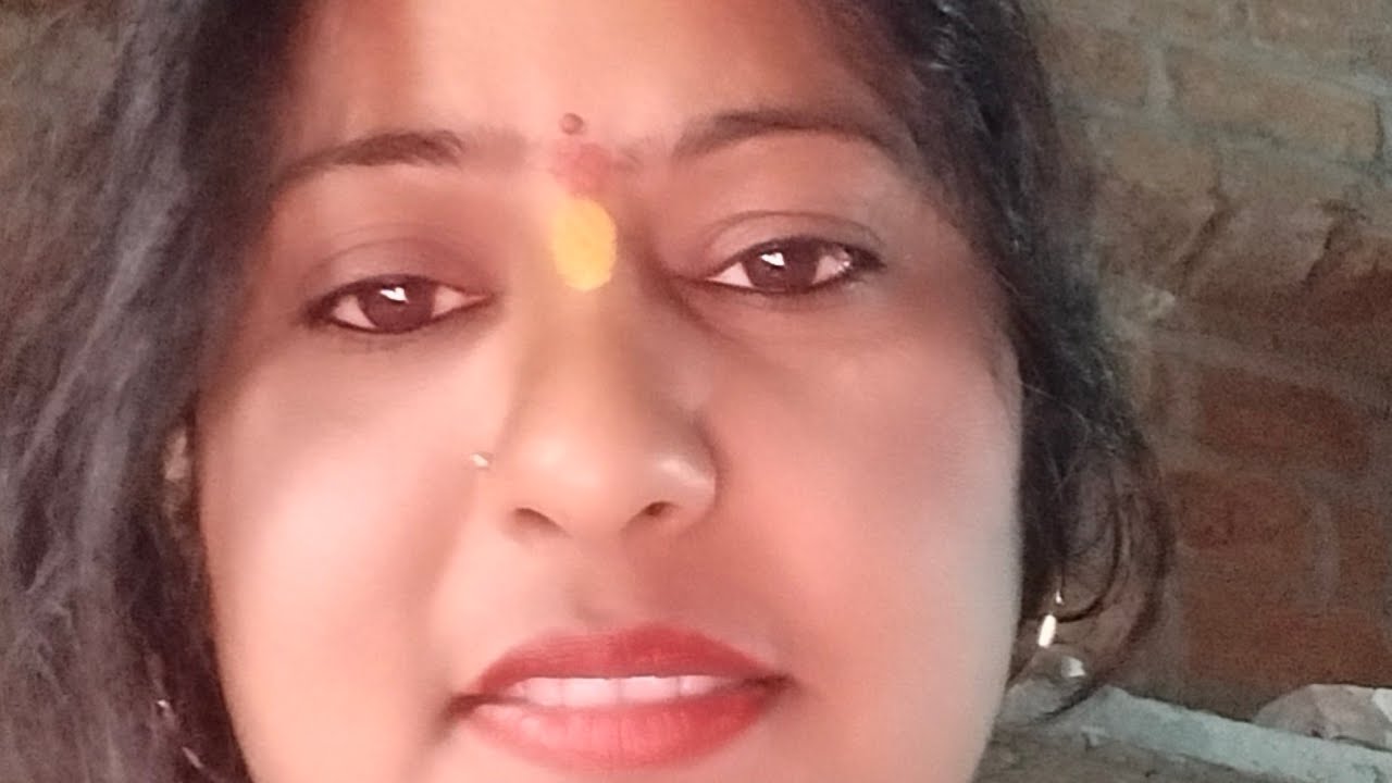 Priyanka_tiwari is live