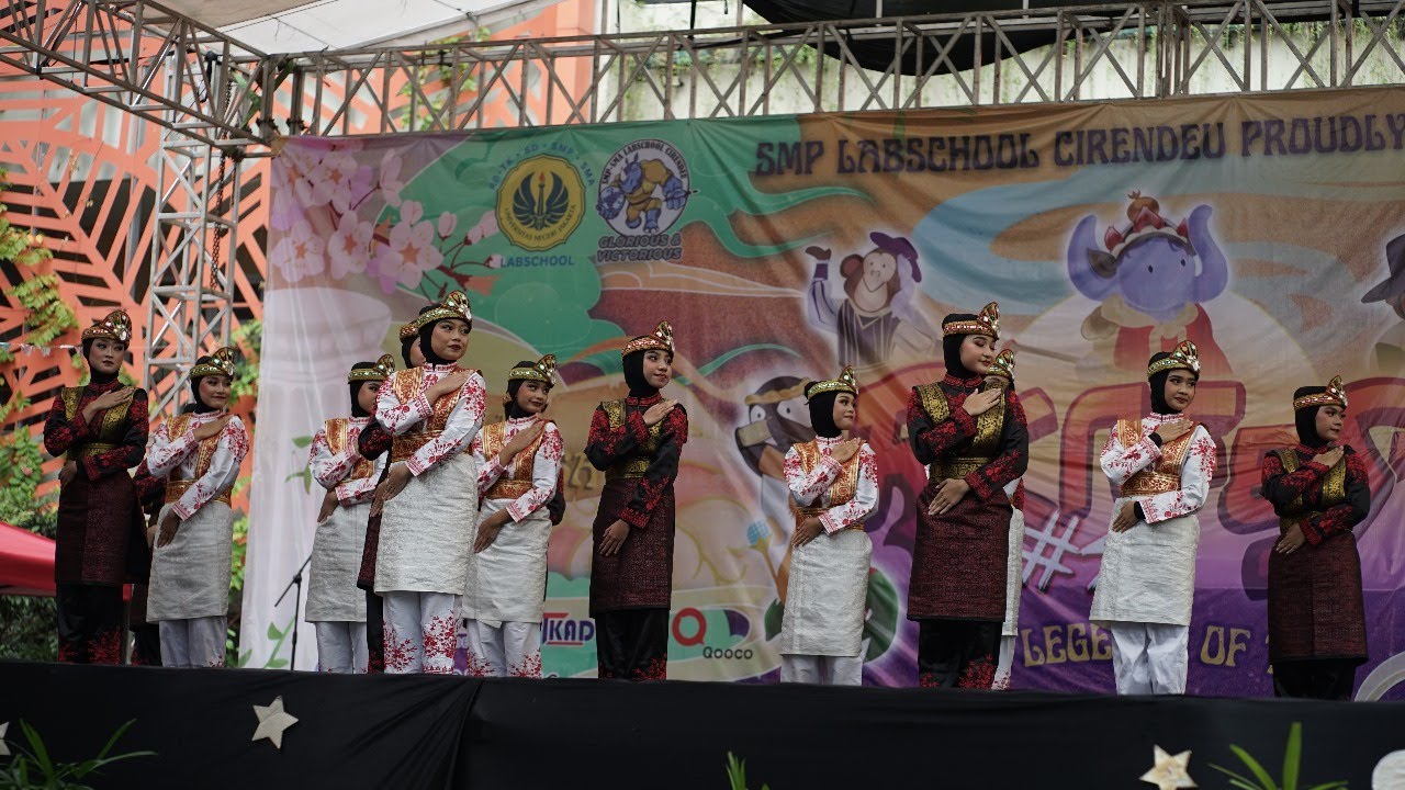 Ratoh Jaroe SMP Labschool Cirendeu di Renfest 2024
