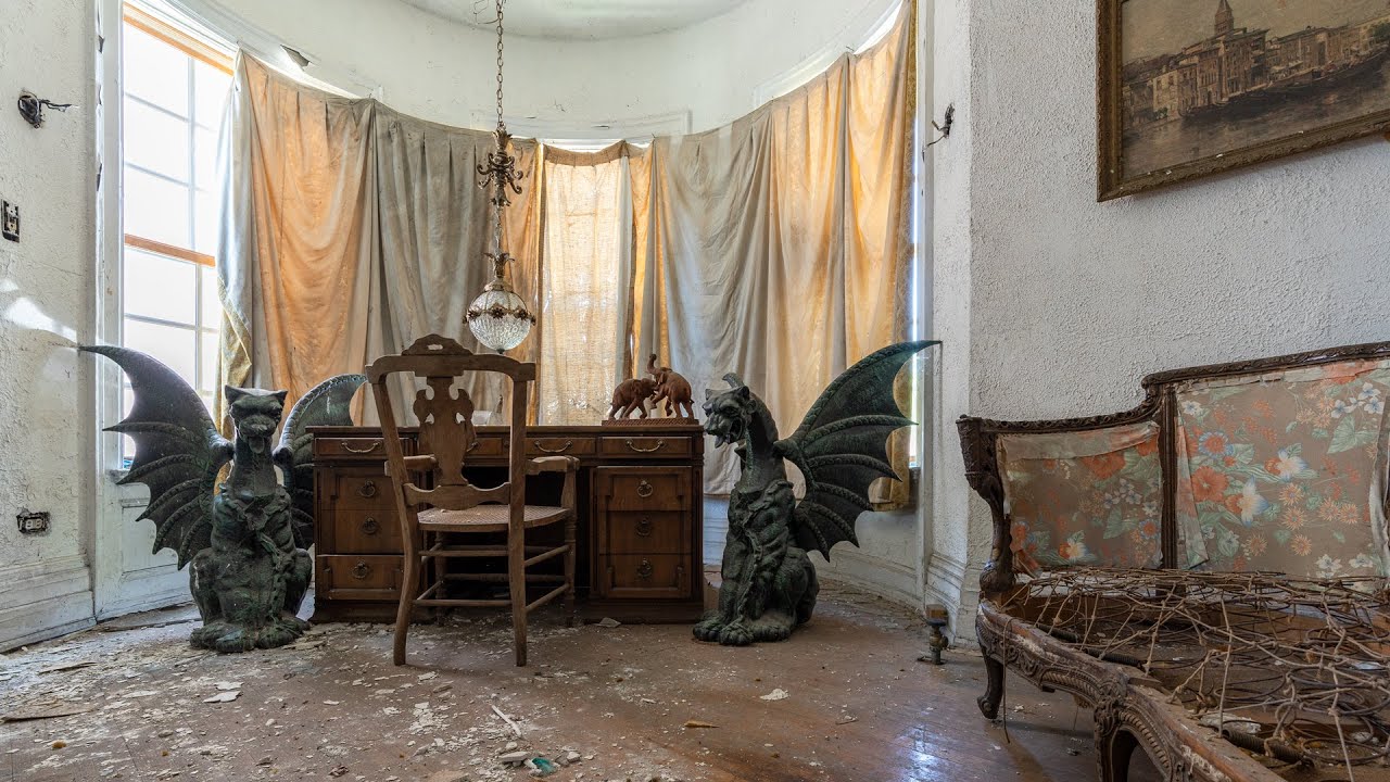 Exploring Abandoned Gargoyle House With Everything Left Inside