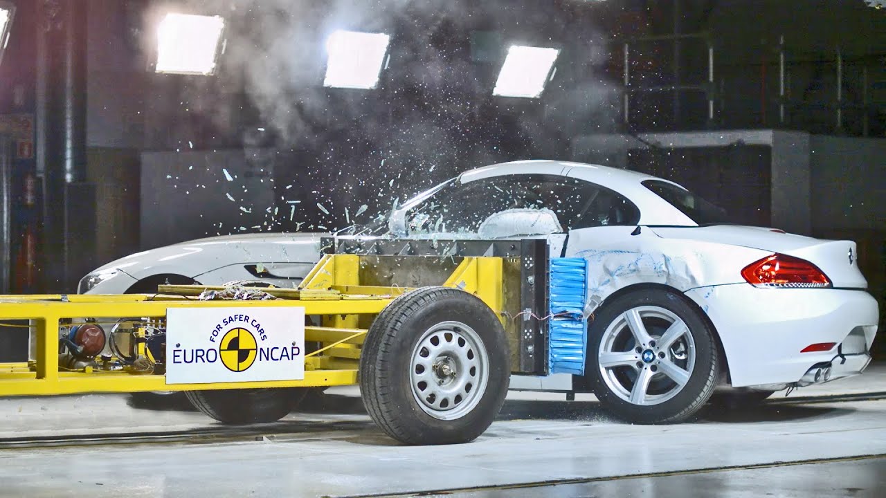 ► BMW Z4 - Crash Test
