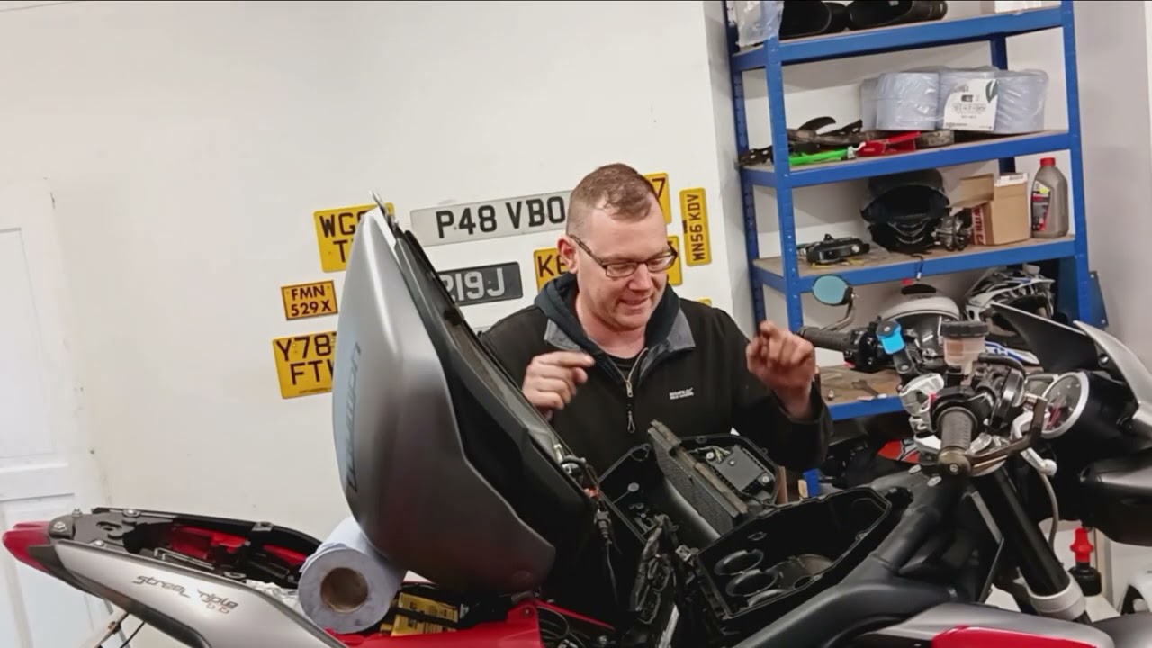 Триумф-стрит Трипл 675 Сервис