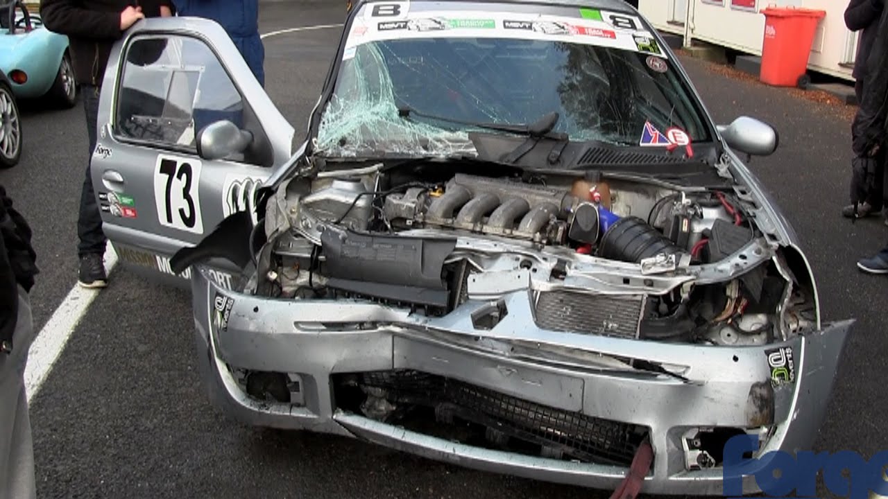 Cadwell Park Clio Pit wall crash HANS device