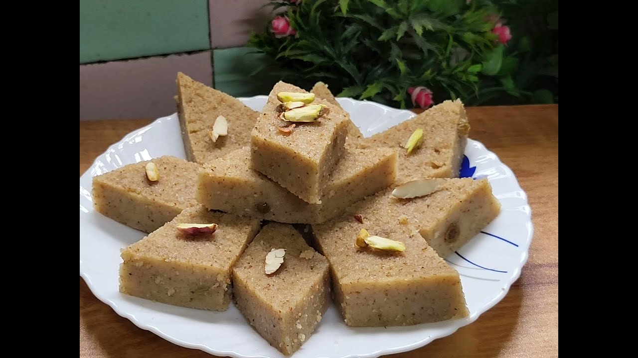 Suji Halwa  Recipe | एक कप सूजी से बनाएं पूरे परिवार के लिए बरफी