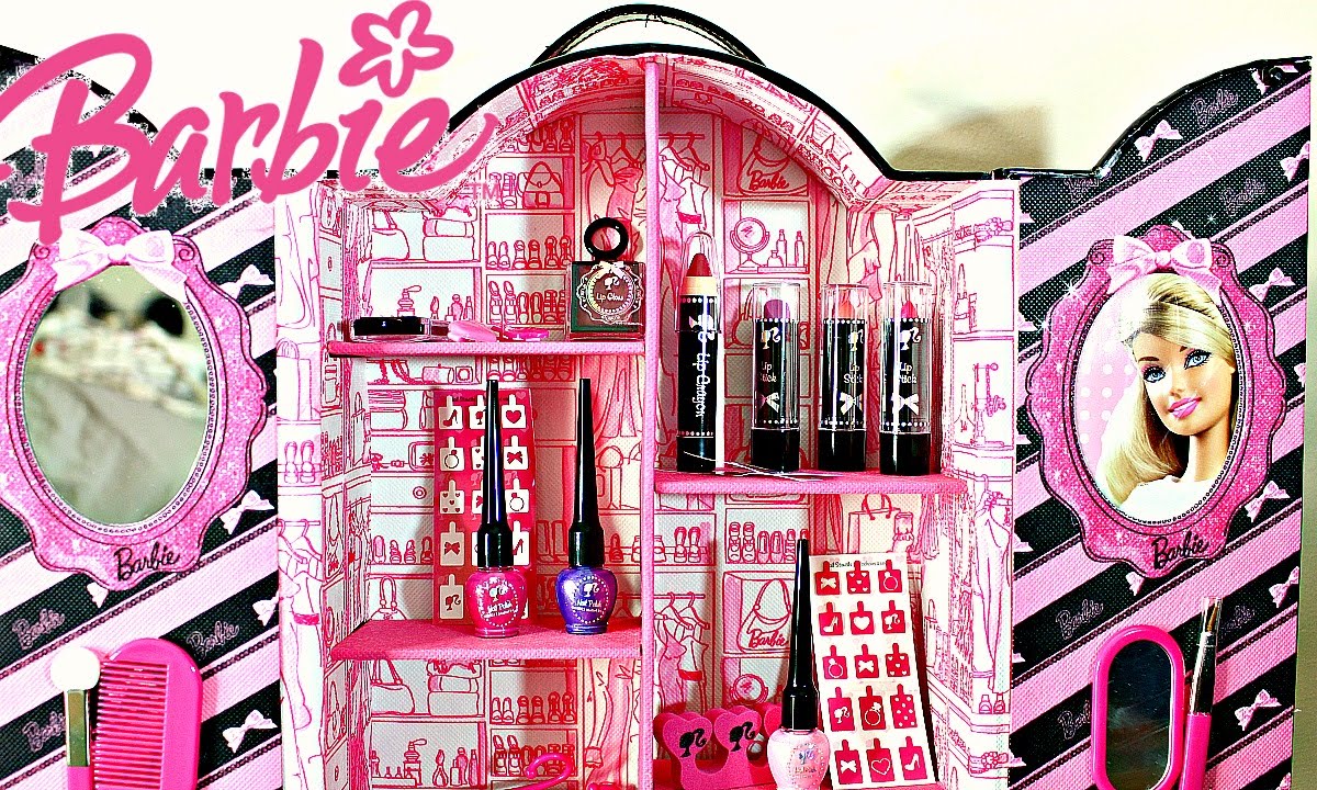 Barbie Fashion Make Up Closet with Lipstick, Lipgloss and Nail Polish