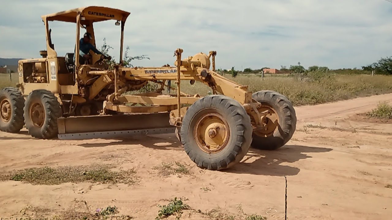 O Ronco mais lindo! Caterpillar 120B (Moto/Grader/niveluese)