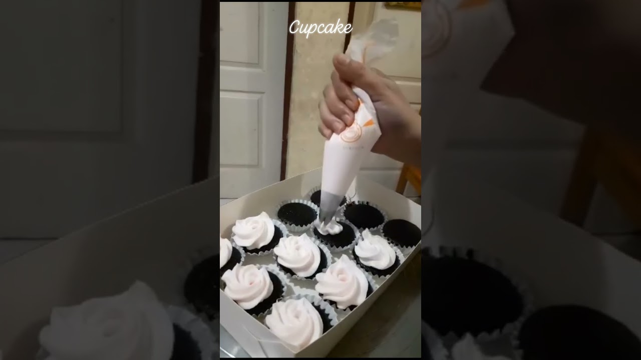 Cup Cake​ Birthday Cute Small នំខេកតូចធំស្អាត 